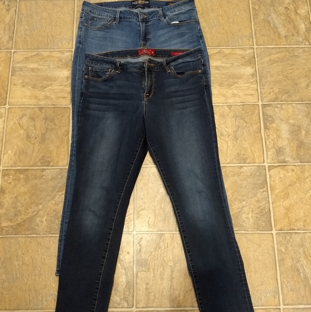 ***SOLD***Lucky Brand women jeans